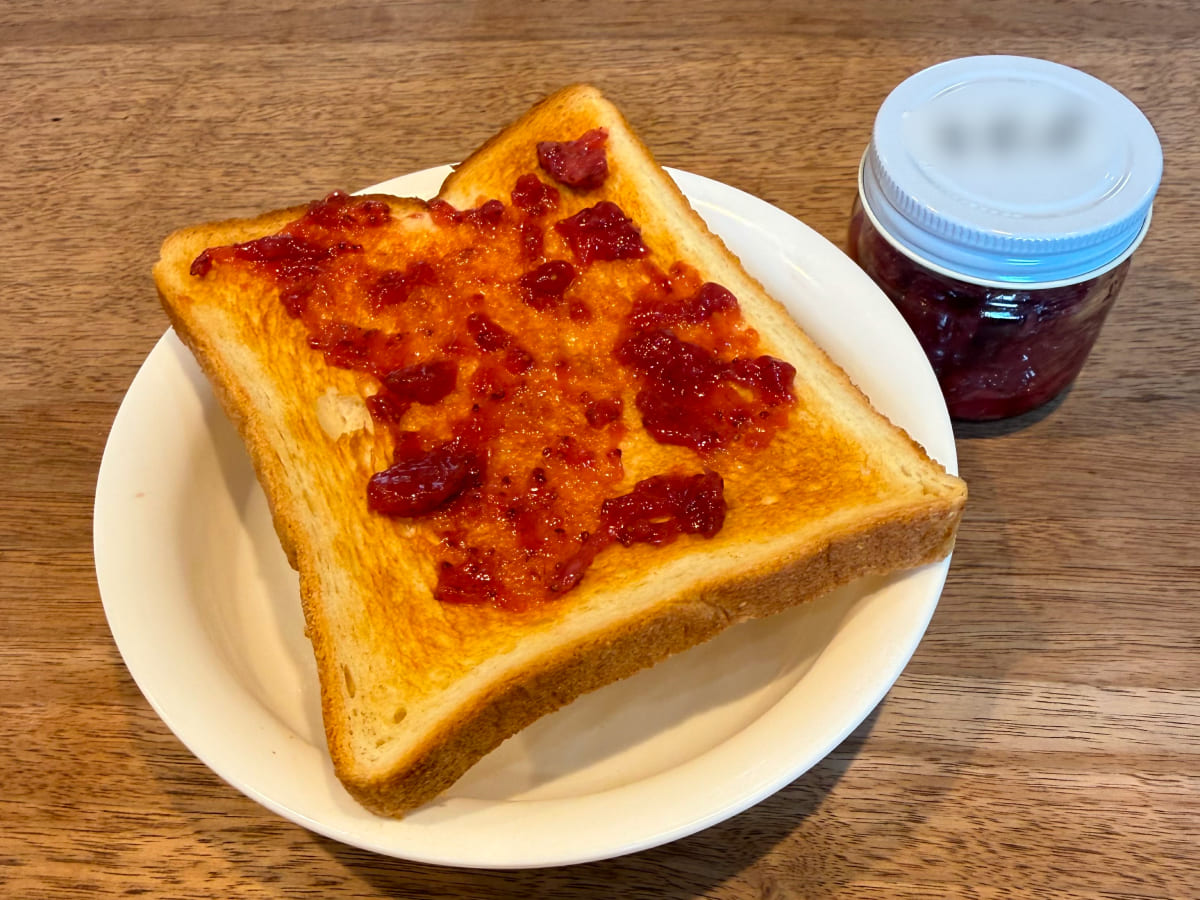 成田ゆめ牧場 いちごジャムは自宅でパンにつけて実食