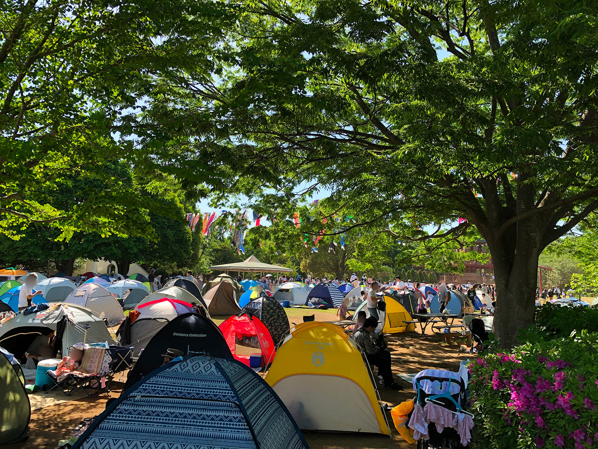 アンデルセン公園 テントで濡れた水着などを乾かす様子
