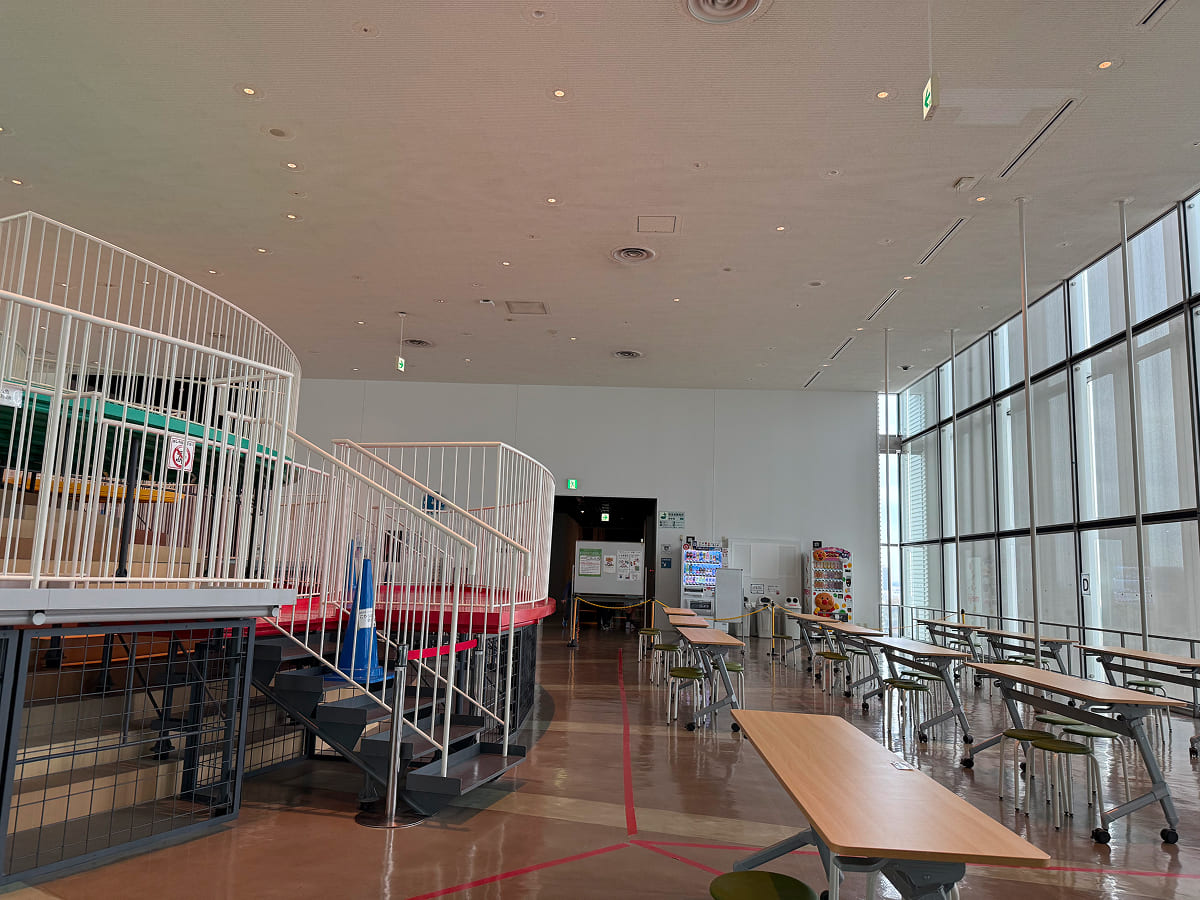 千葉市科学館 10階スカイガーデン（飲食スペース）