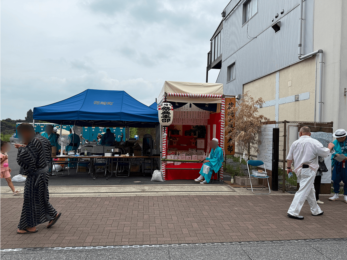 成田祇園祭 表参道沿いの仮説トイレ