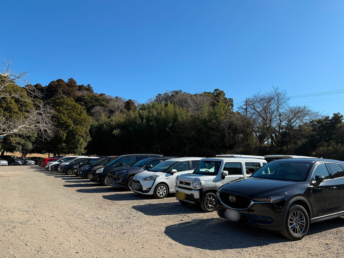 香取神宮 混雑時期は臨時駐車場も満車