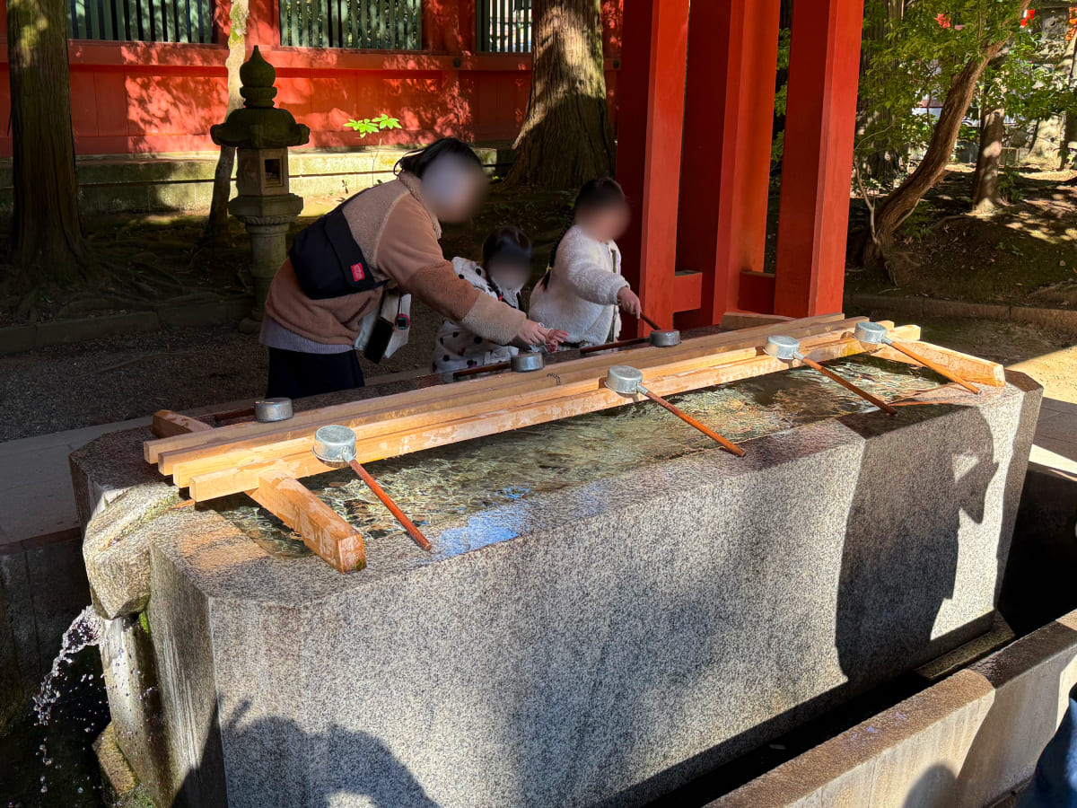 香取神宮 楼門手前の手水舎