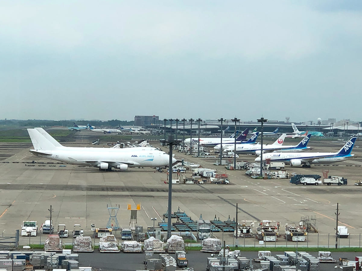航空科学博物館 展望レストラン「バルーン」から見た成田空港