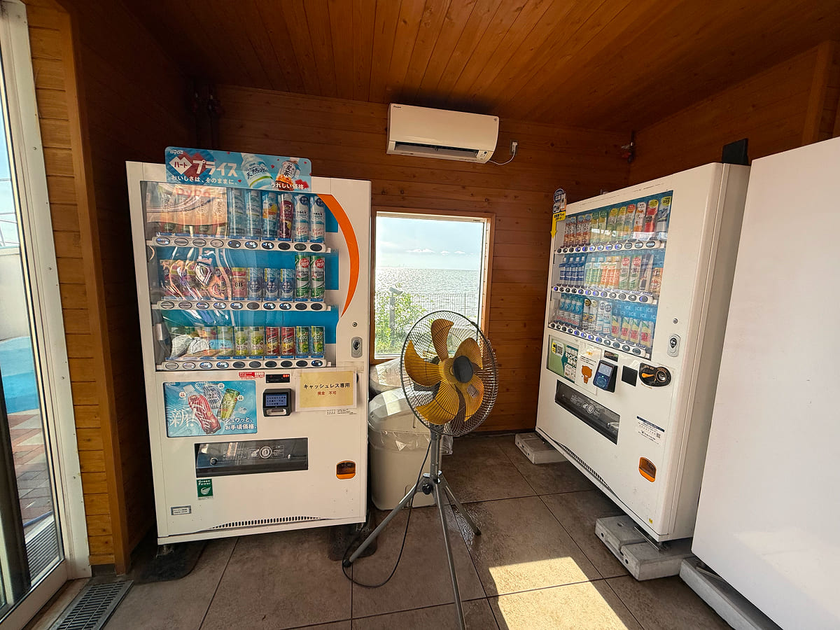 龍宮城スパホテル三日月 オーシャンスパの風呂丸BASEにある自販機