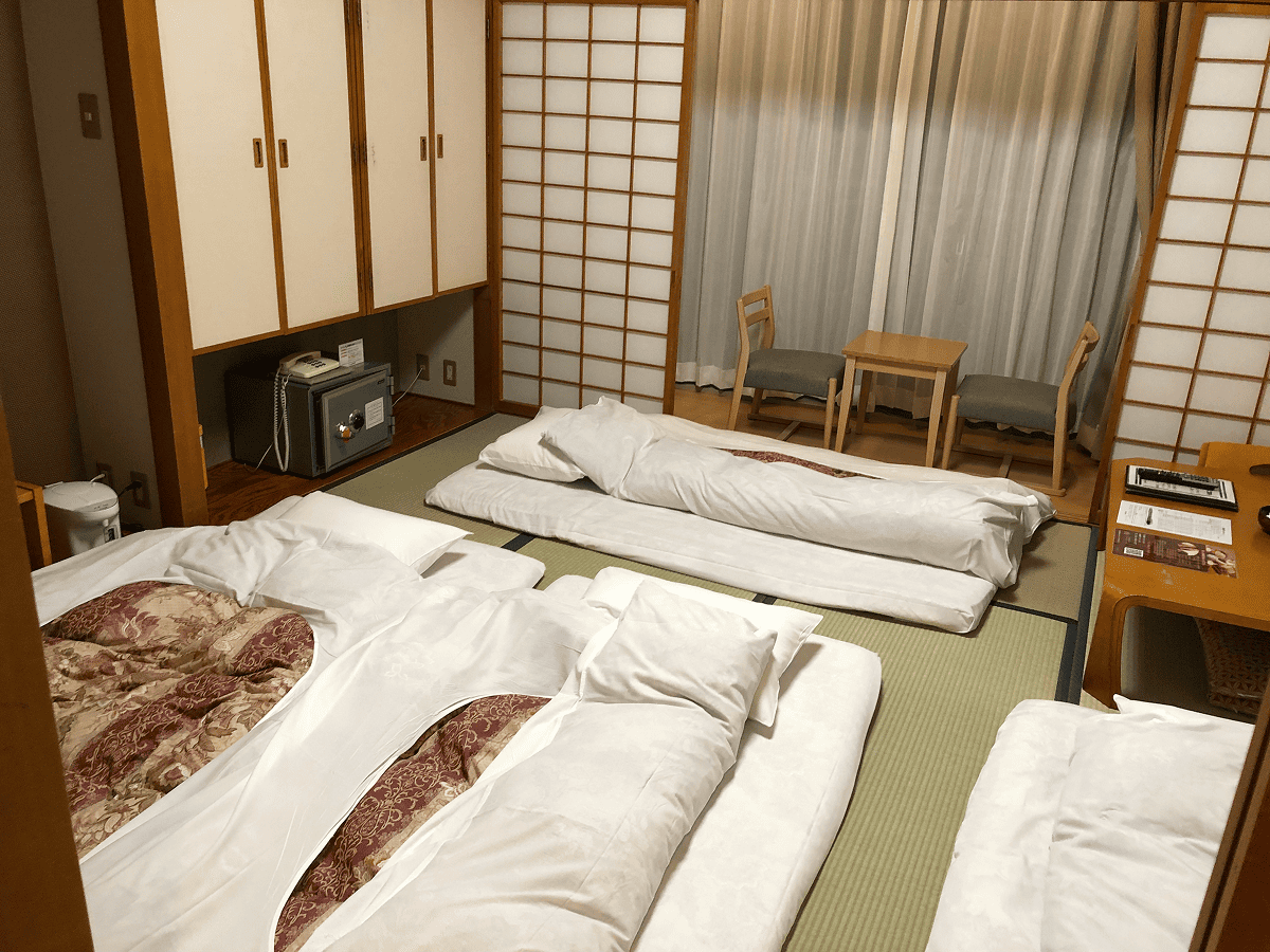 サンライズ九十九里 我が家が泊まった和室8畳にふかふか布団