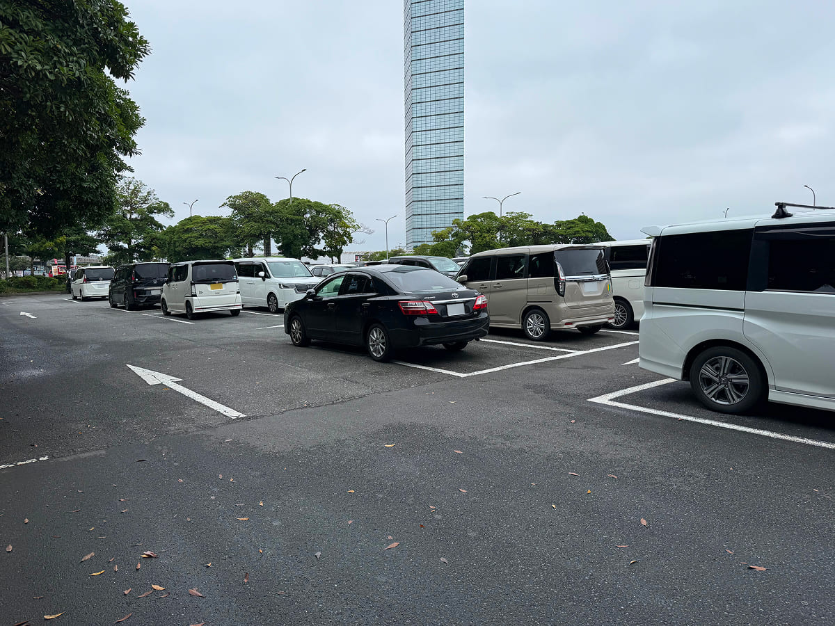 12時前の千葉ポートパーク駐車場