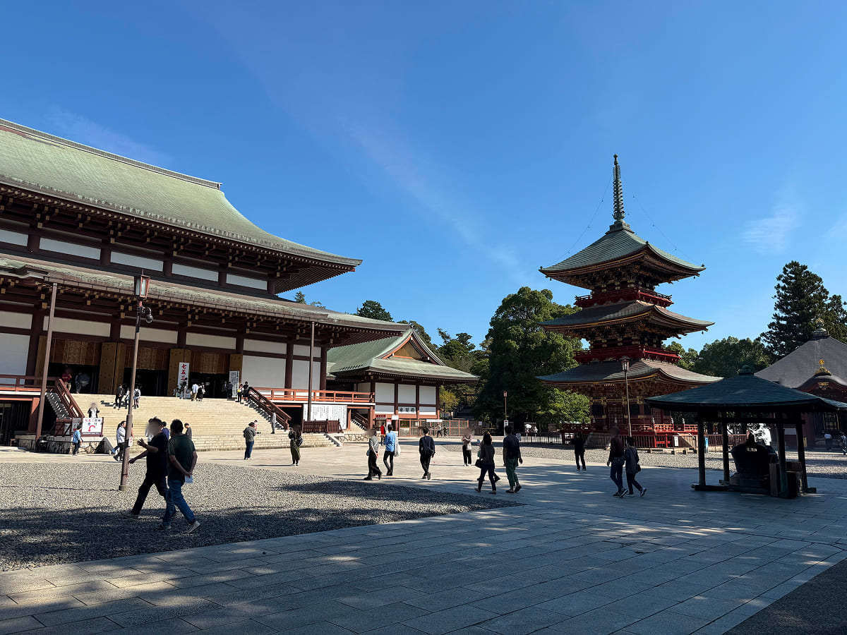 成田山新勝寺 大本堂と三重塔