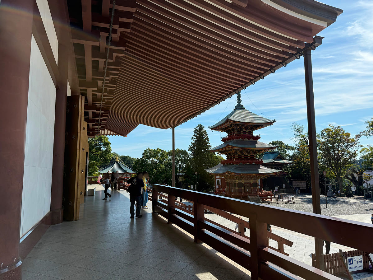 成田山新勝寺 大本堂から見る三重塔